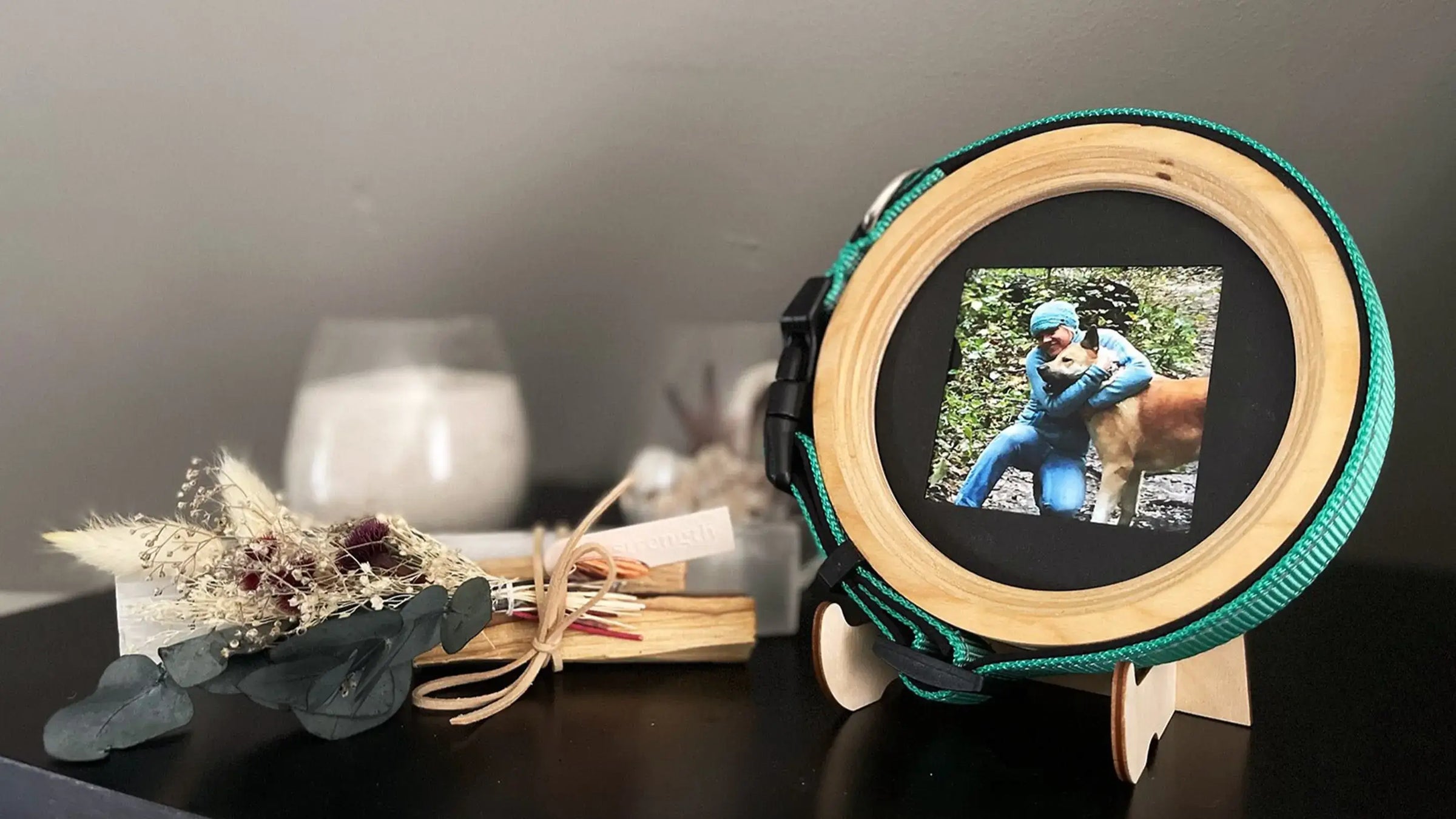 The Beagle | Frame and Stand Bundle - Whisker&Fang - Pet Memorial Picture Frame and Collar Display.