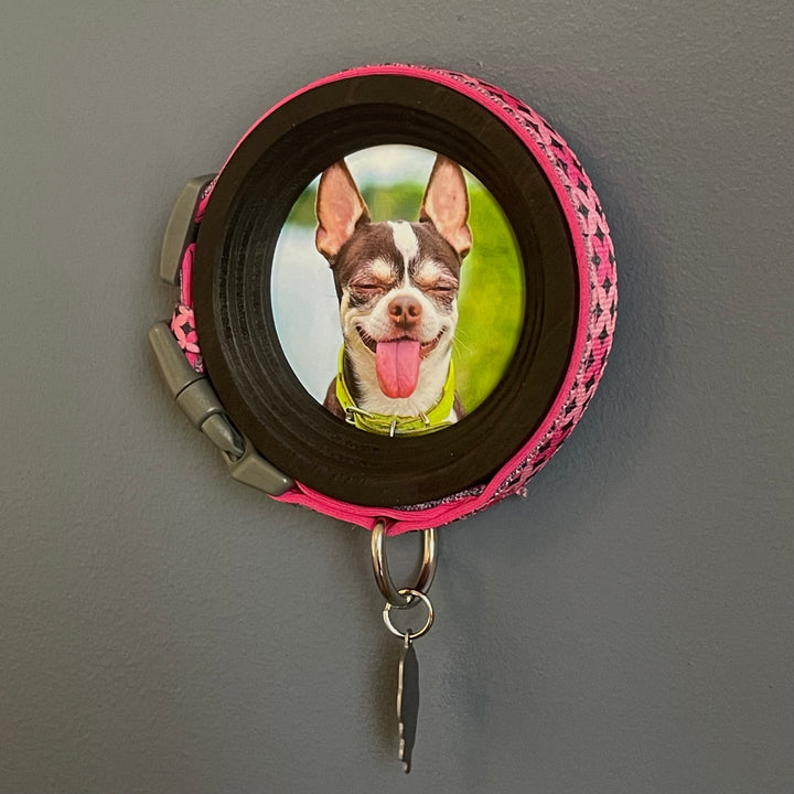 Halo Frame & Collar display handmade wood - The Chihuahua - black - for small dog collars